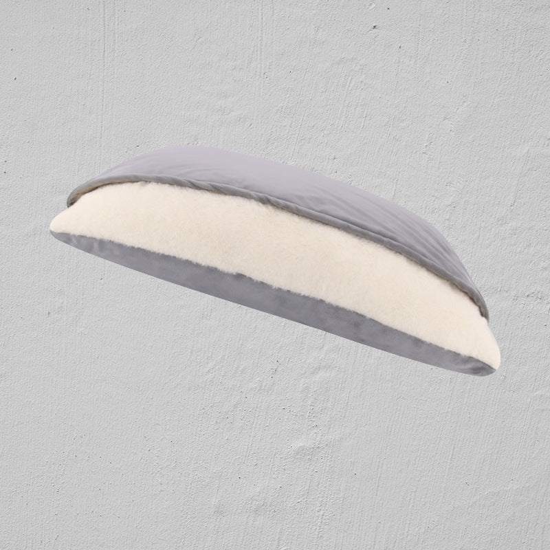 Washable bite resistant pet sleeping bag